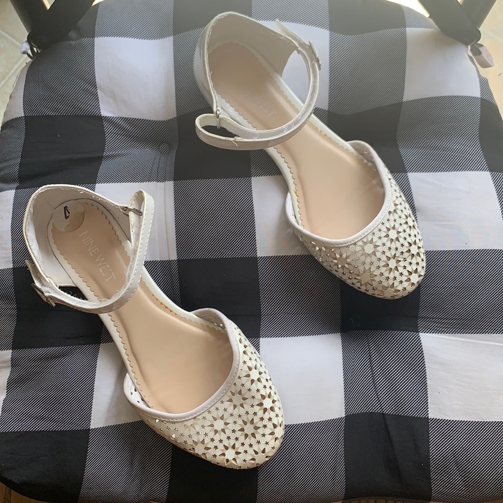 Bundle Shoes - Picture 2 of 7
